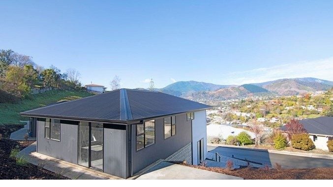 8 Valerie Place, Stepneyville, Nelson - Carousel 1