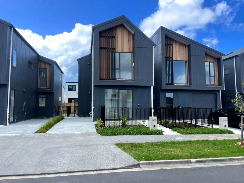 19 Porowha Road, Westgate, Auckland - Carousel 1