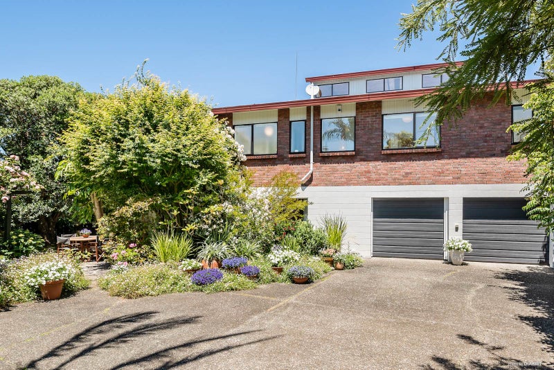 2/166 Onewa Road, Northcote, Auckland - Carousel 1