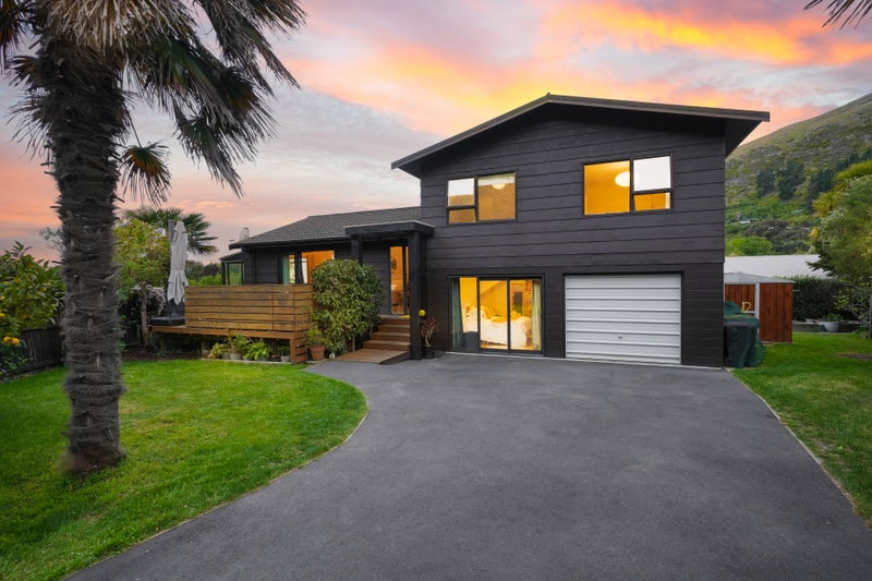 14 Finnsarby Place, Sumner, Christchurch - Carousel 1