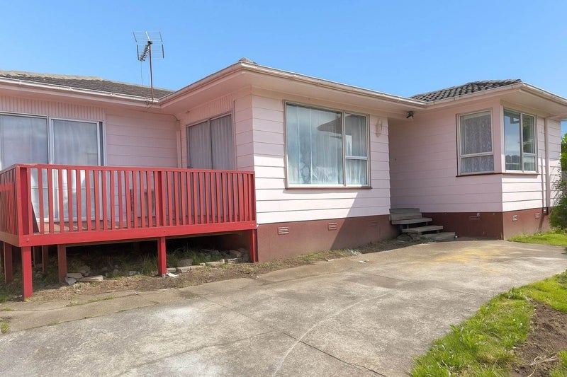 28 Ferndown Avenue, Papatoetoe, Auckland - Carousel 1