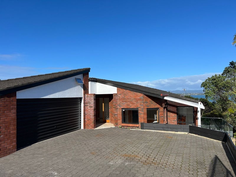 9 Poaka Place, Beach Haven, Auckland - Carousel 2