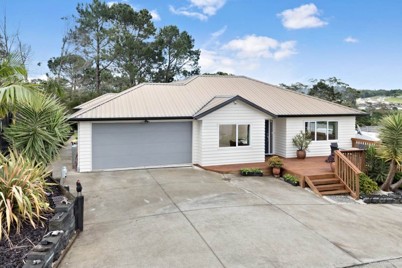 110 Tiriwa Drive, Massey, Auckland - Carousel 1