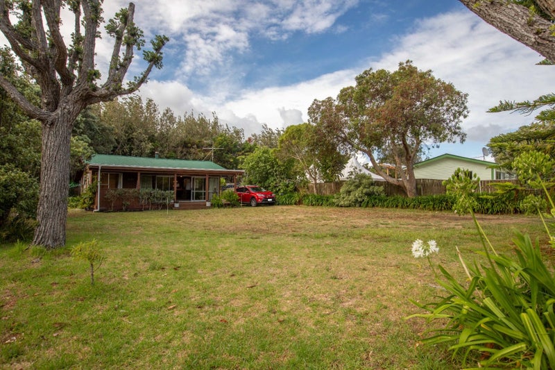 34 William Street, Waikanae Beach, Waikanae - Carousel 11