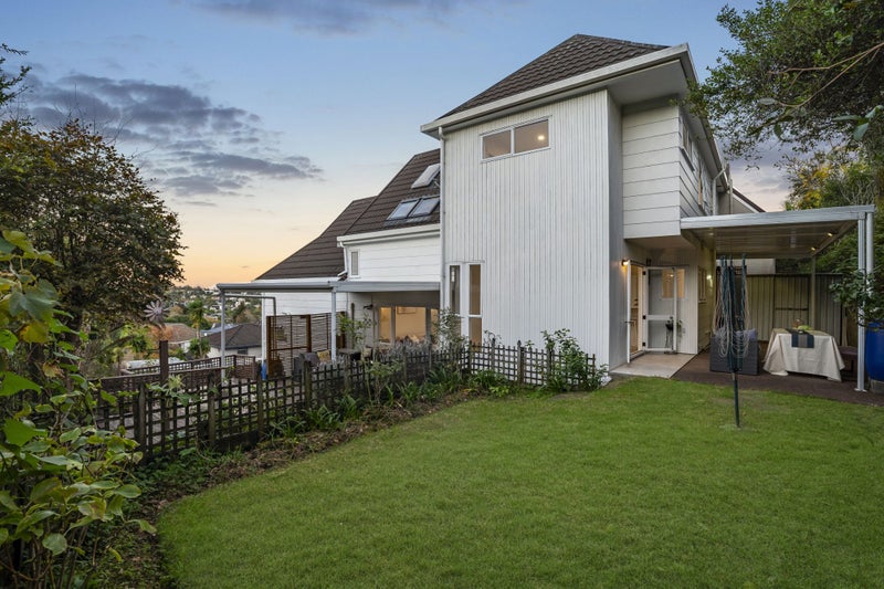 2/6 Bellbird Rise, Murrays Bay, Auckland - Carousel 1