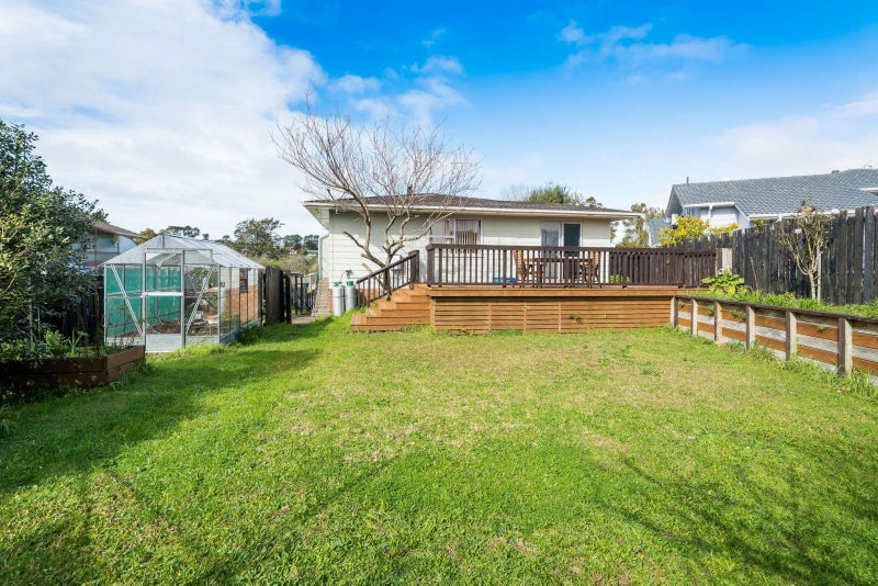 7 Cockayne Crescent, Sunnynook, Auckland - Carousel 2
