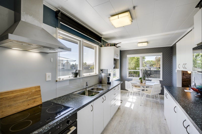 51 Folkestone Drive, Flaxmere, Hastings - Carousel 2