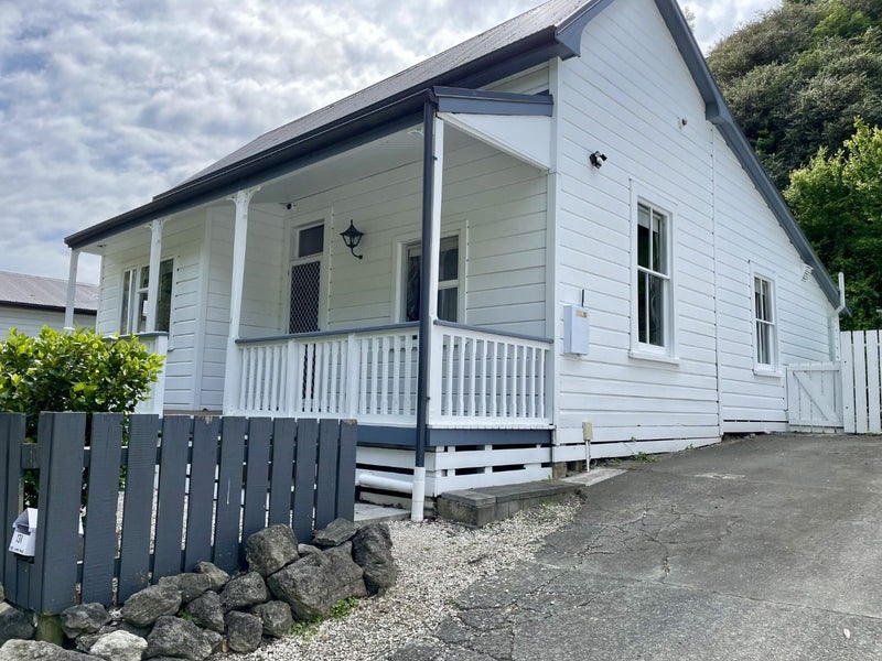 131 Shakespeare Road, Bluff Hill, Napier - Carousel 1