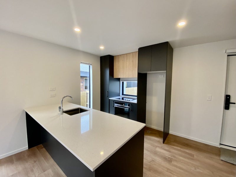 3/16 Smith Street, Woolston, Christchurch - Carousel 2