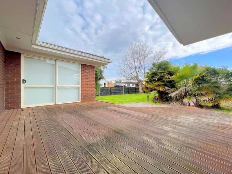 2 Ash Place, Pukete, Hamilton - Carousel 2