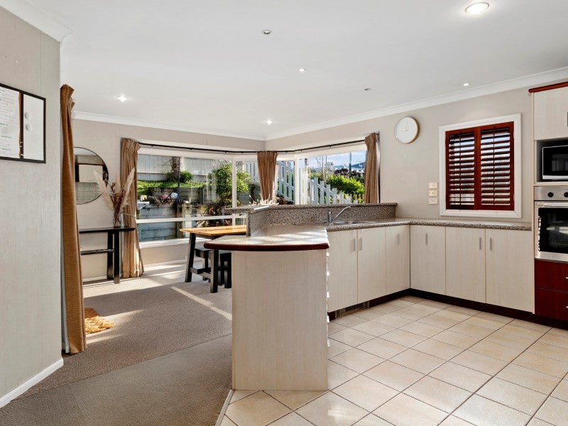 2 Harbourside Way, Welcome Bay, Tauranga - Carousel 1