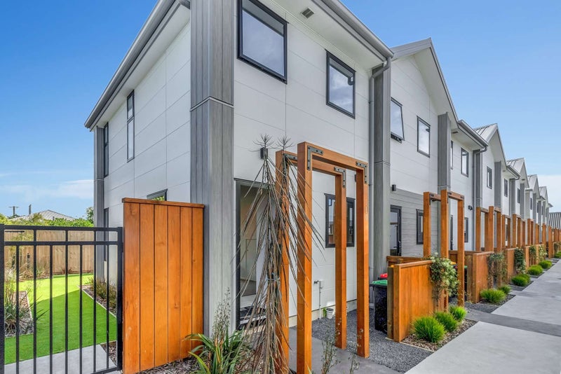 32/180 Marine Parade, New Brighton, Christchurch - Carousel 1