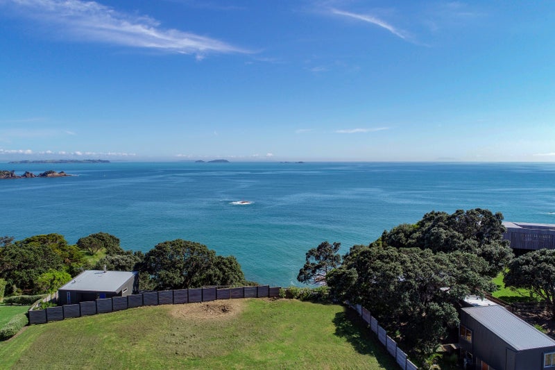 109 Great Barrier Road, Oneroa, Waiheke Island - Carousel 1