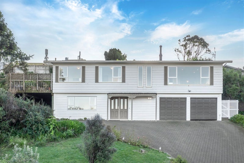 16 Truro Road, Camborne, Porirua - Carousel 1