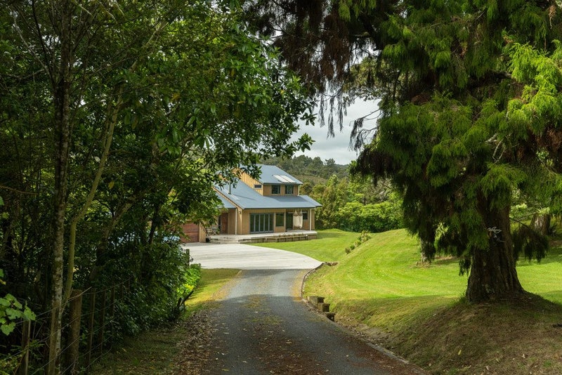 27 Kanehiana Drive, Te Kamo, Whangārei - Carousel 1