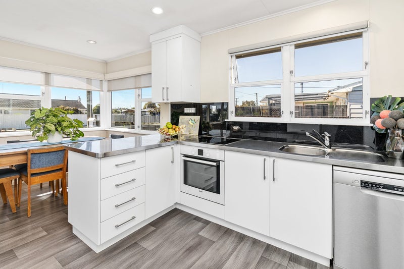 11 Cleghorn Street, Redwoodtown, Blenheim - Carousel 2