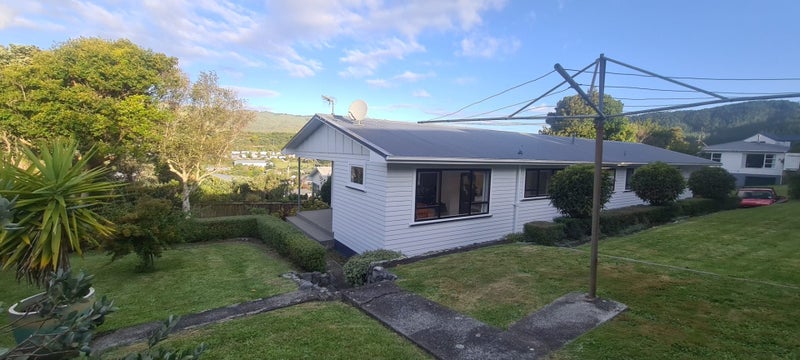 64 Saint Johns Terrace, Tawa, Wellington - Carousel 2