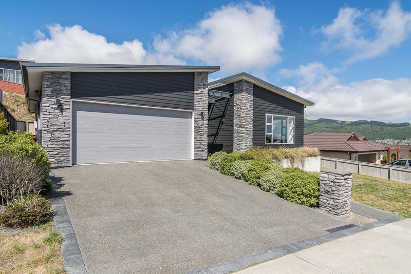 18 Frances Brown Avenue, Aotea, Porirua - Carousel 2