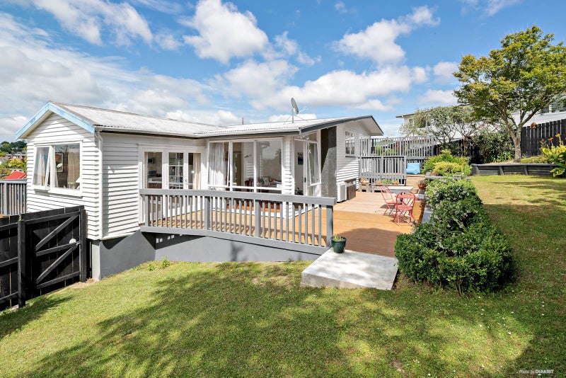 59 Lynden Avenue, Hillcrest, Auckland - Carousel 2