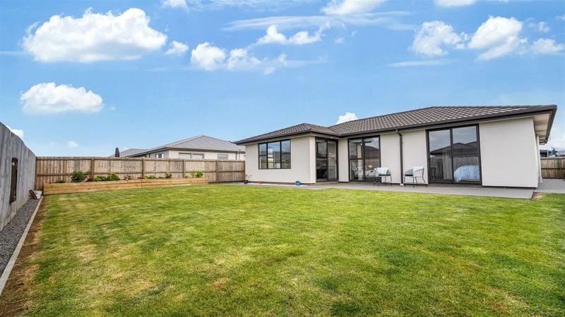 10 Kingsbridge Drive, Burwood, Christchurch - Carousel 2