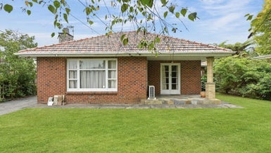 11 Heath Street, St Andrews, Hamilton - Carousel 1