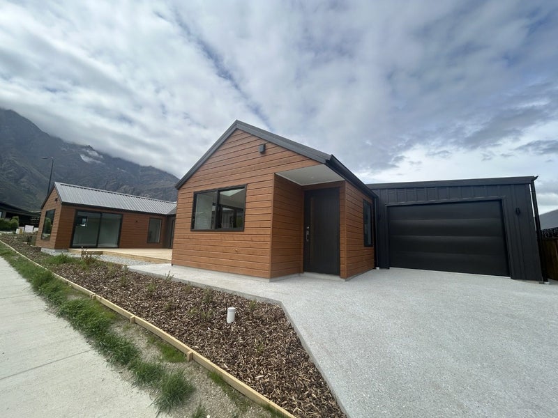 34 Howden Drive, Jacks Point, Queenstown - Carousel 1