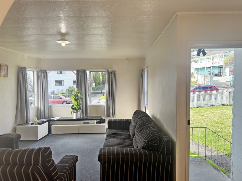30 Sungrove Rise, Sunnyvale, Auckland - Carousel 2