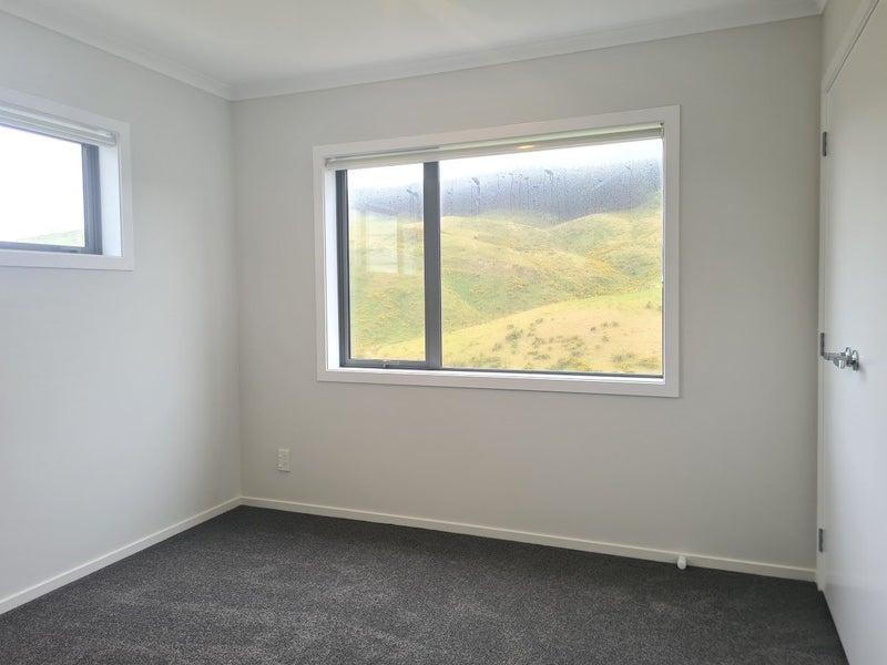 128 Melksham Drive, Churton Park, Wellington - Carousel 13