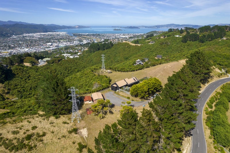 95 Sweetacres Drive, Belmont, Lower Hutt - Carousel 2