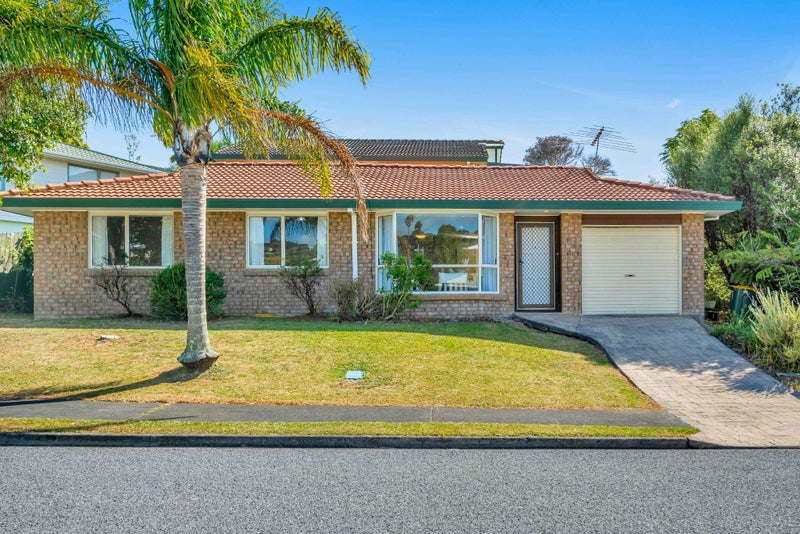 1/43 Donald Street, Stanmore Bay, Whangaparaoa - Carousel 1