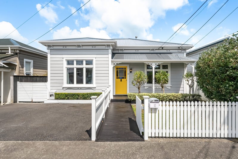 10 Manchester Street, Petone, Lower Hutt - Carousel 1