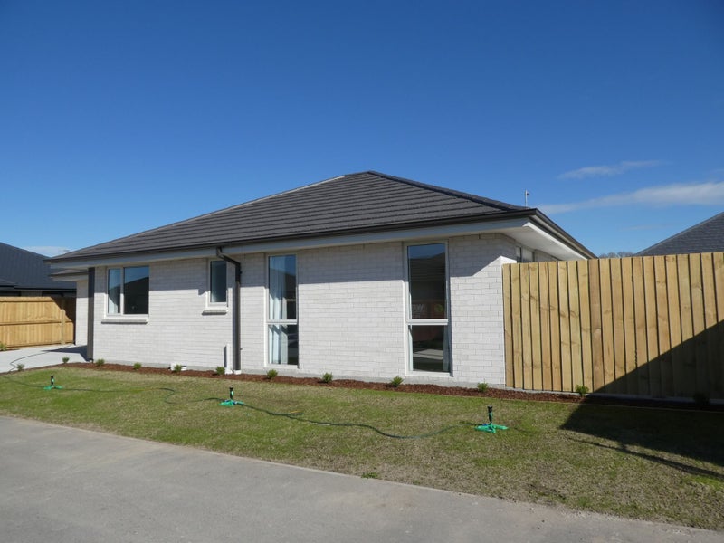 38 Loch Tanna Way, Yaldhurst, Christchurch - Carousel 1