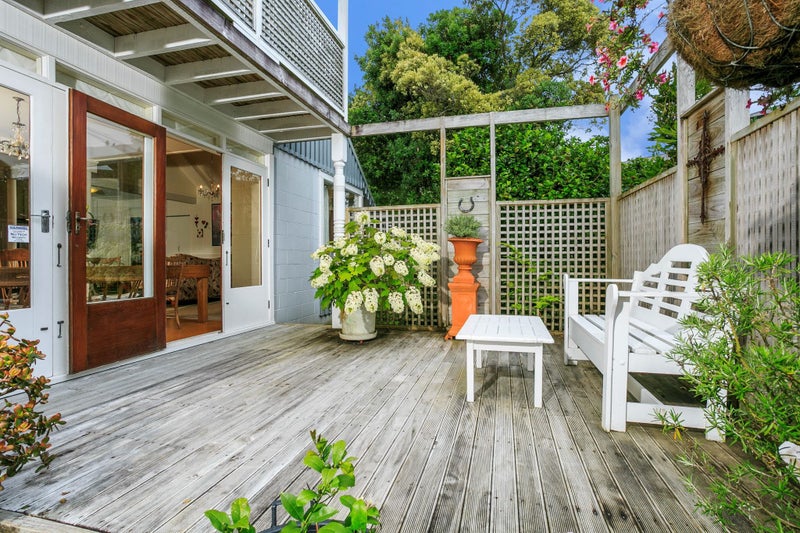 11 Albany Highway, Unsworth Heights, Auckland - Carousel 2