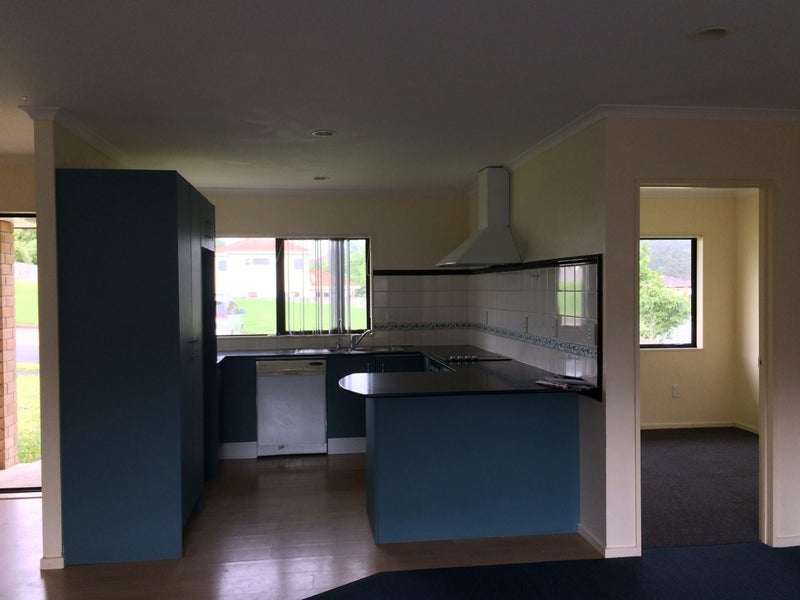 5/4 Crewe Close, Albany, Auckland - Carousel 2
