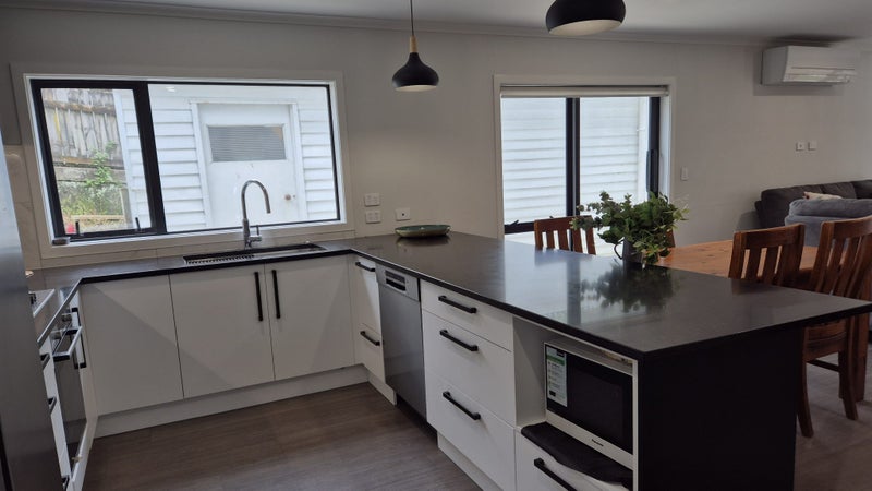 1 Rimu Road, Kelburn, Wellington - Carousel 2