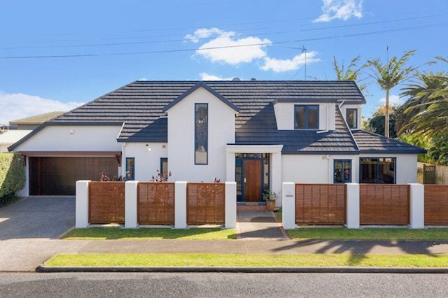 8A Devon Road, Bucklands Beach, Auckland - Carousel 1