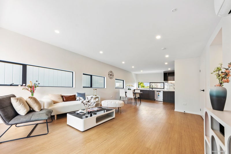 10D White Heron Drive, Massey, Auckland - Carousel 2