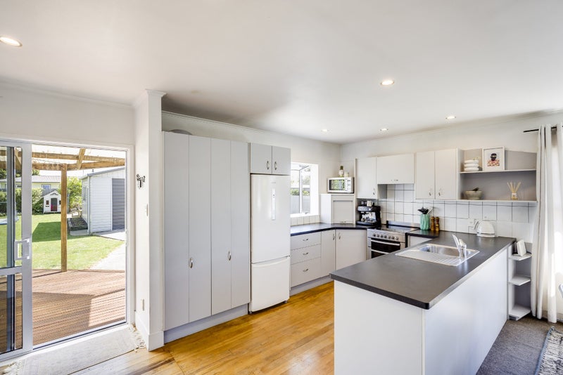 16 Arthur Hobson Avenue, Pirimai, Napier - Carousel 2