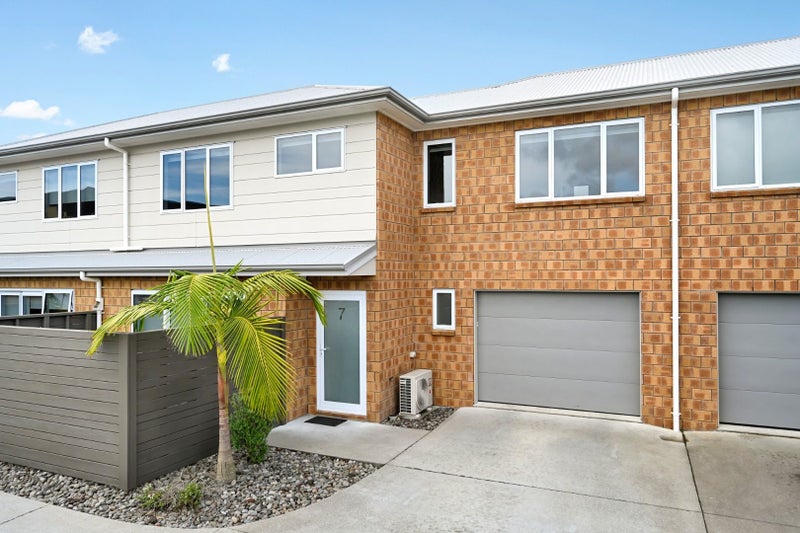 7/157 Ulster Street, Whitiora, Hamilton - Carousel 1