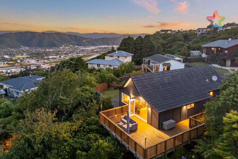 26 Wisteria Grove, Maungaraki, Lower Hutt - Carousel 2