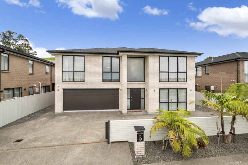 31 Surf View Crescent, Red Beach, Whangaparāoa - Carousel 1