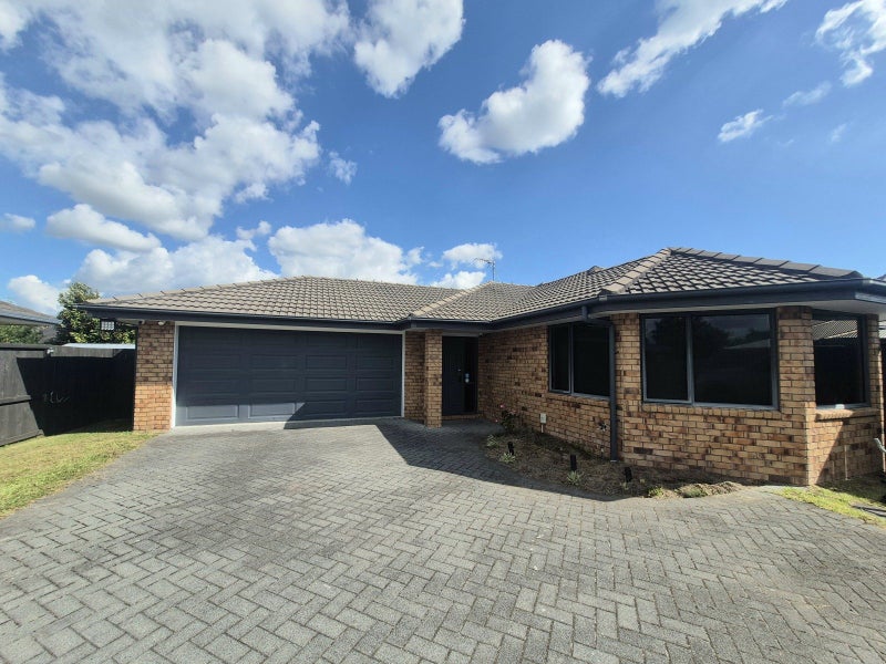 12 Camberley Way, Huntington, Hamilton - Carousel 1
