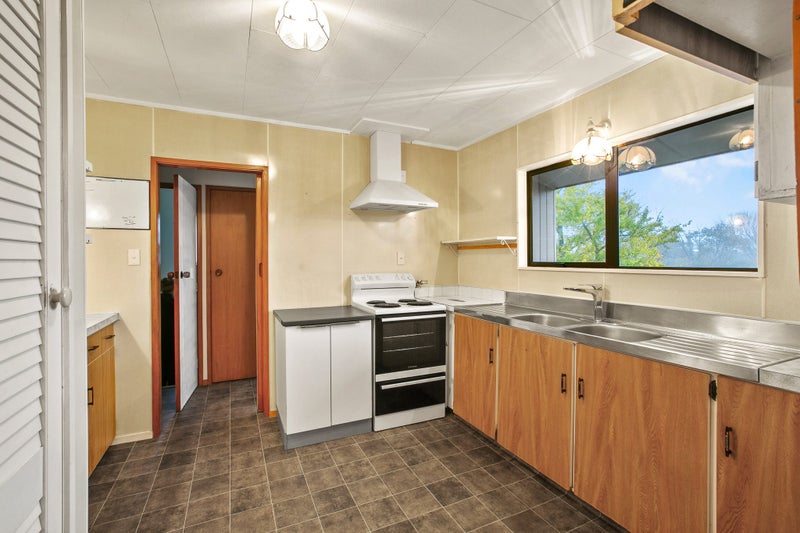 11 Tasman Street, Vogeltown, New Plymouth - Carousel 2