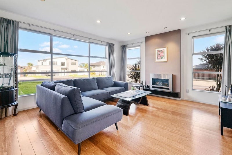 1 Melmore Place, Pinehill, Auckland - Carousel 2