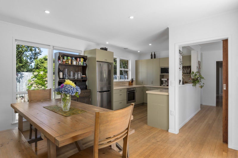 7 Pennington Place, Welcome Bay, Tauranga - Carousel 1