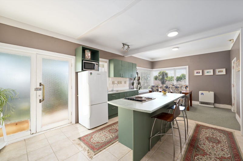 9 Koromiko Street, New Lynn, Auckland - Carousel 2