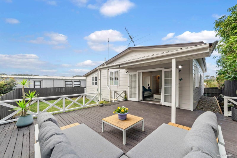 1/34 Cresta Avenue, Beach Haven, Auckland - Carousel 1