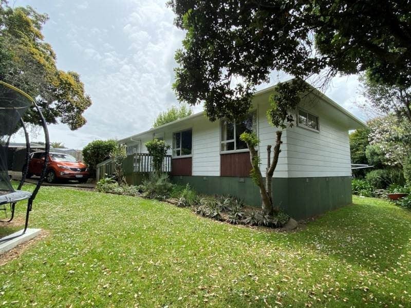 152 Pigeon Mountain Road, Half Moon Bay, Auckland - Carousel 1
