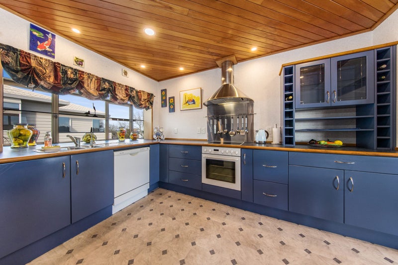 7 Paulownia Place, Totara Heights, Auckland - Carousel 2