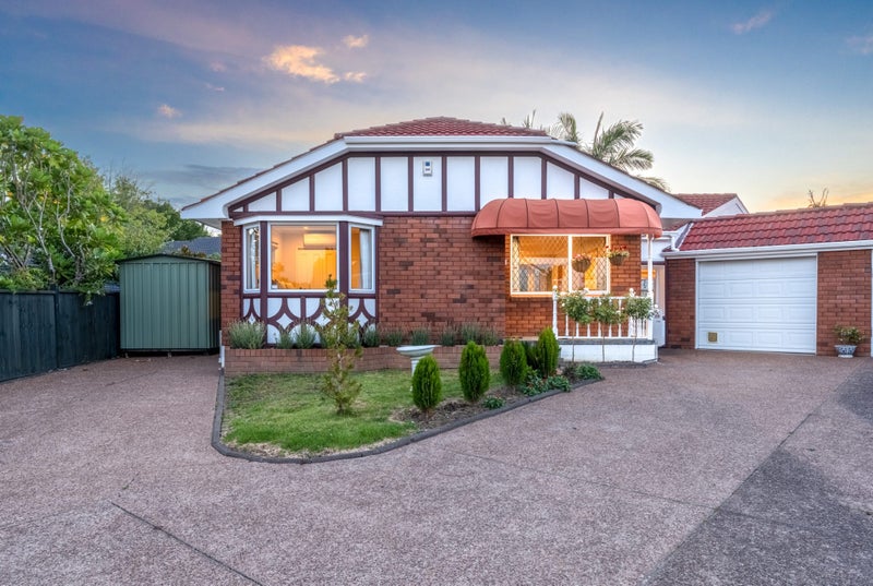 2/12 Merino Avenue, Somerville, Manukau - Carousel 1